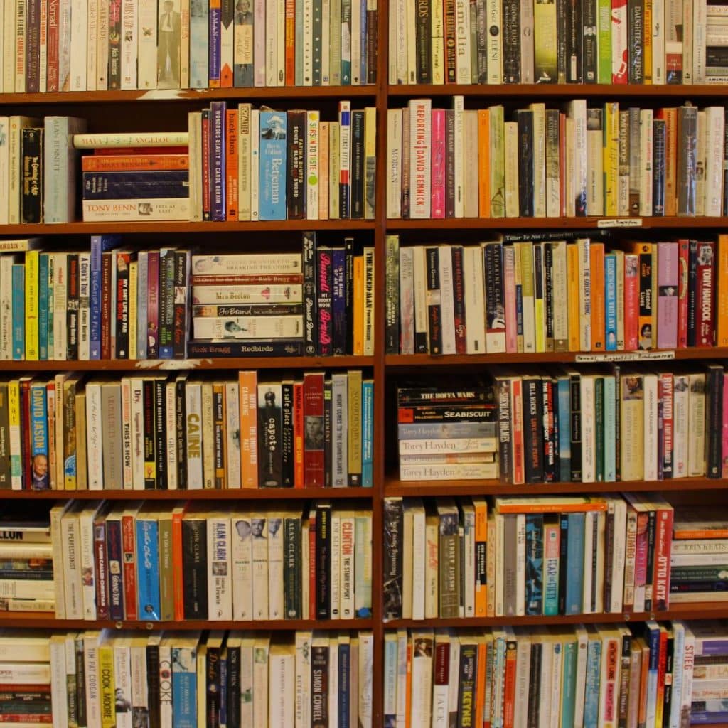 A-bookshelf-full-of-many-colorful-books