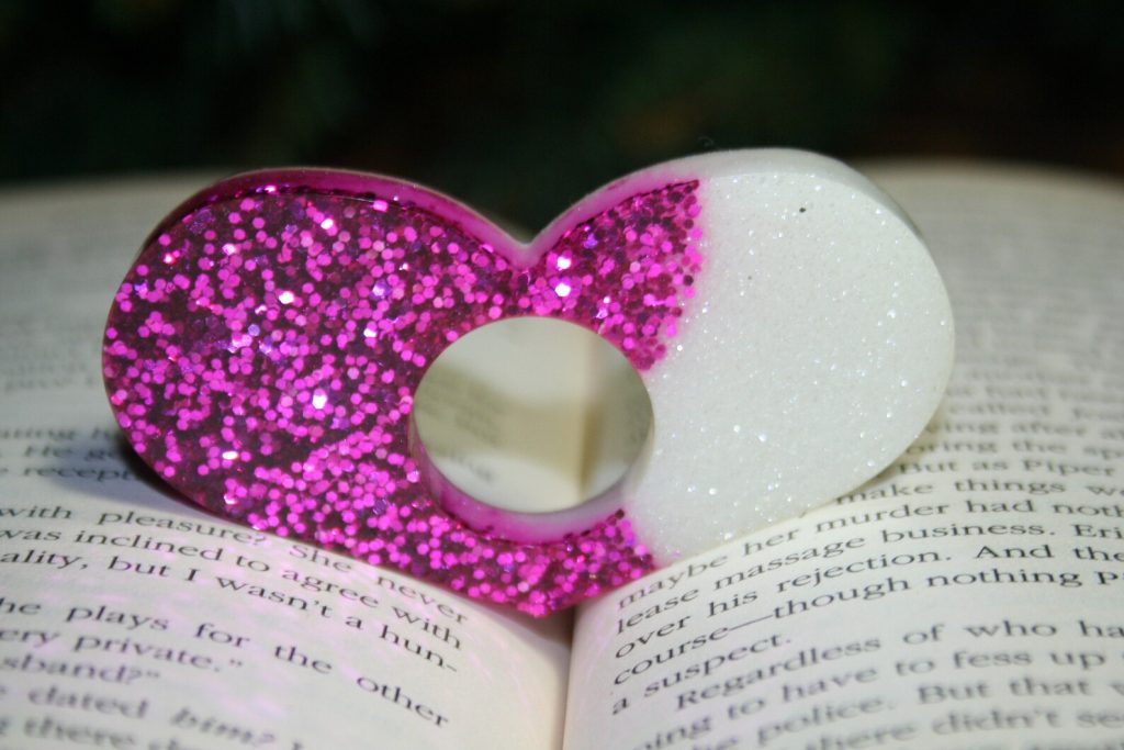 barbiecore book accessories pink heart page holder pink glitter left-fades in to white fine glitter right