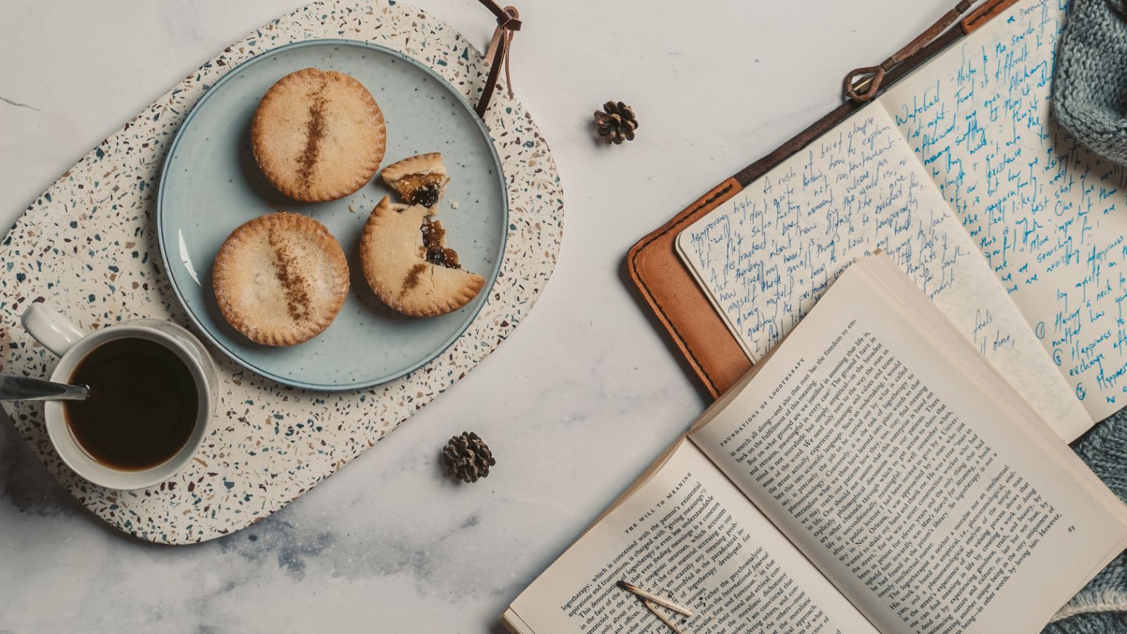 cookies-with-coffee-and-books