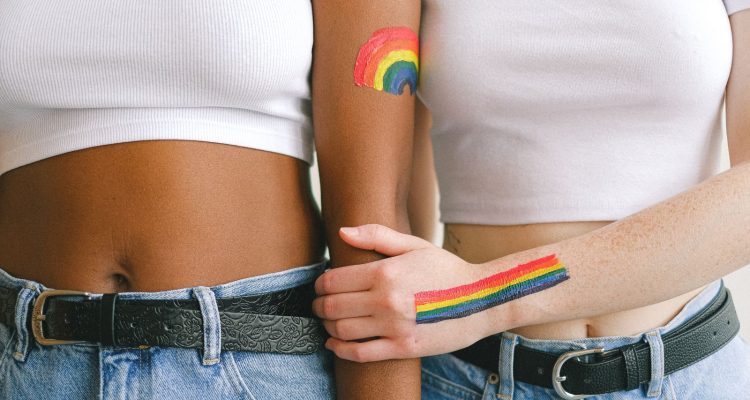 girls-close-with-rainbow-art