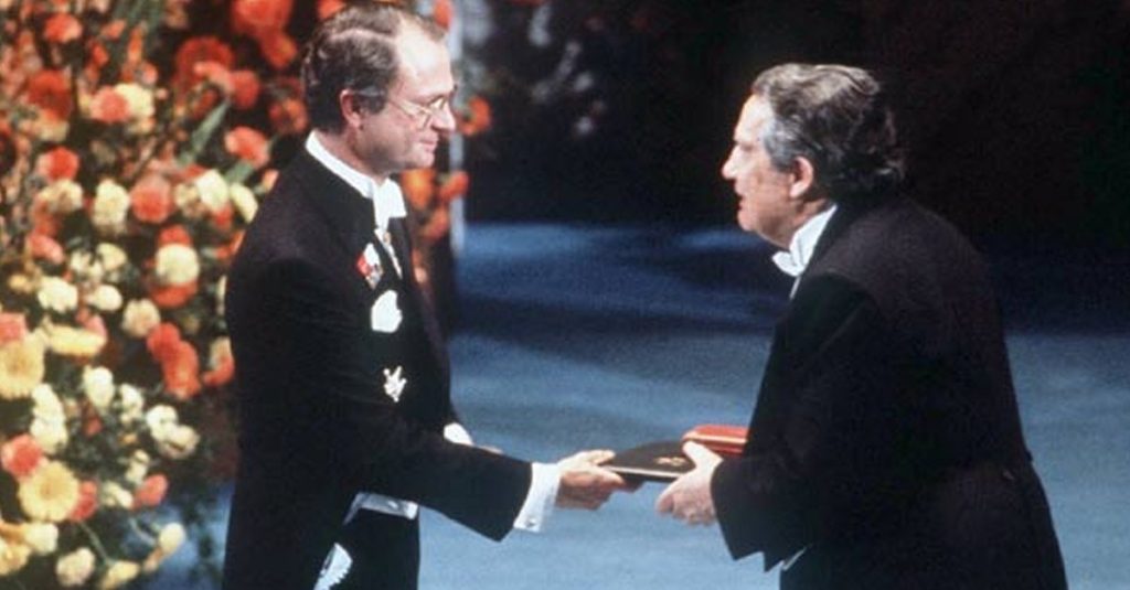 Sentimientos de mi Nación Octavio Paz recieving his Nobel Price in 1990