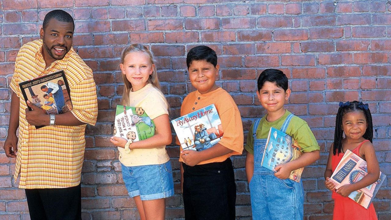 LeVar Burton with kids in Reading Rainbow promo