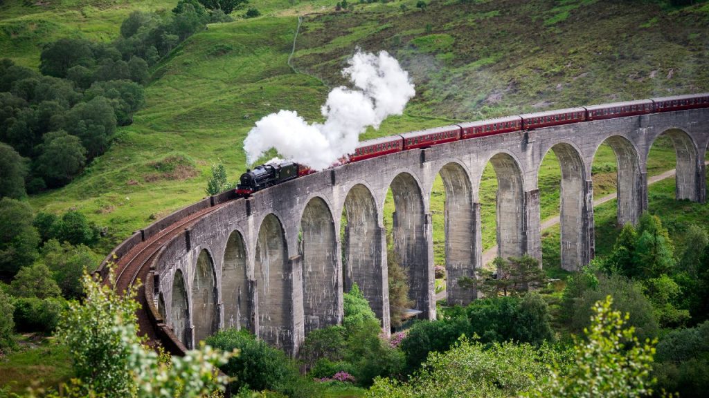 Harry Potter Hogwarts express train 