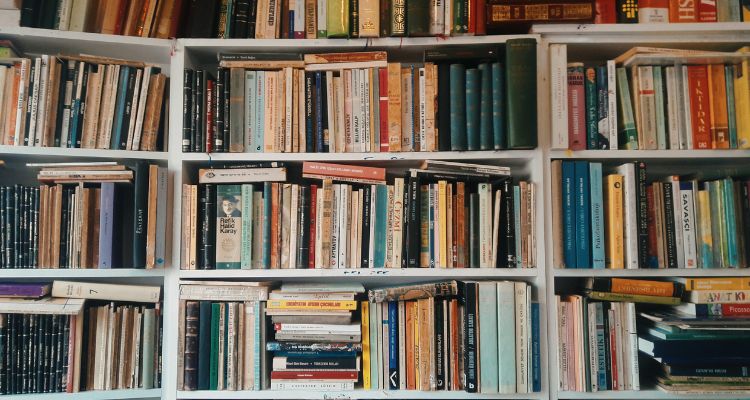 A Bookworm’s Moving Guide - Bookstr
