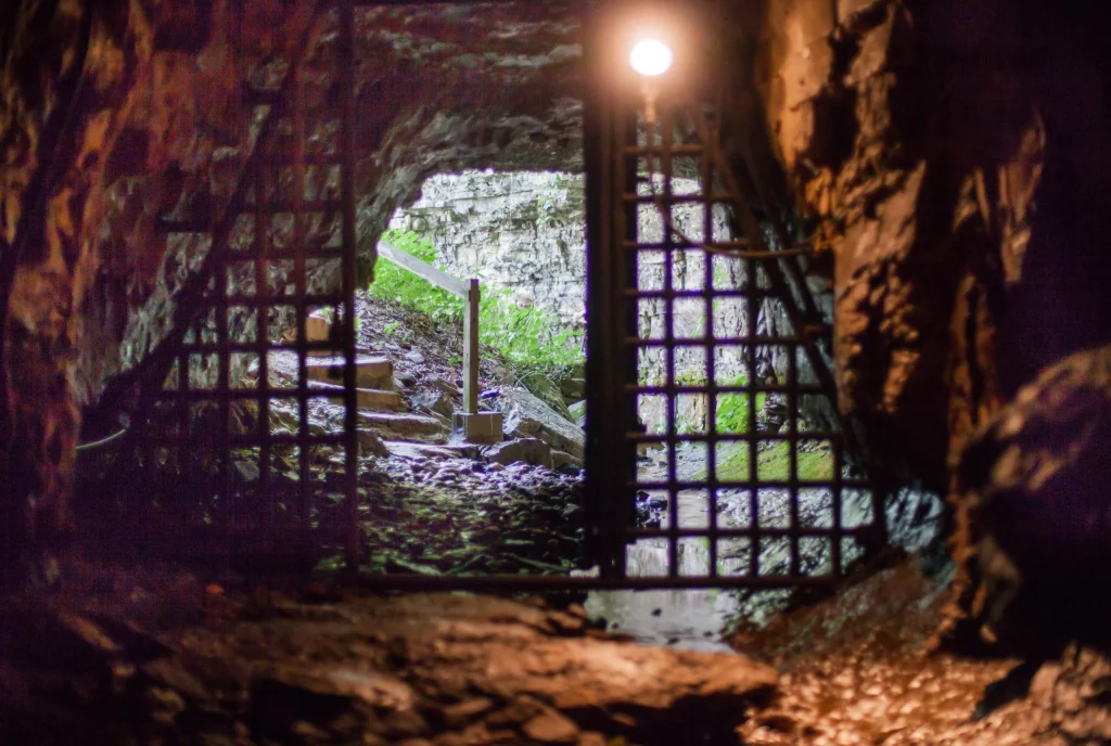 Inside of the Bell Witch cave