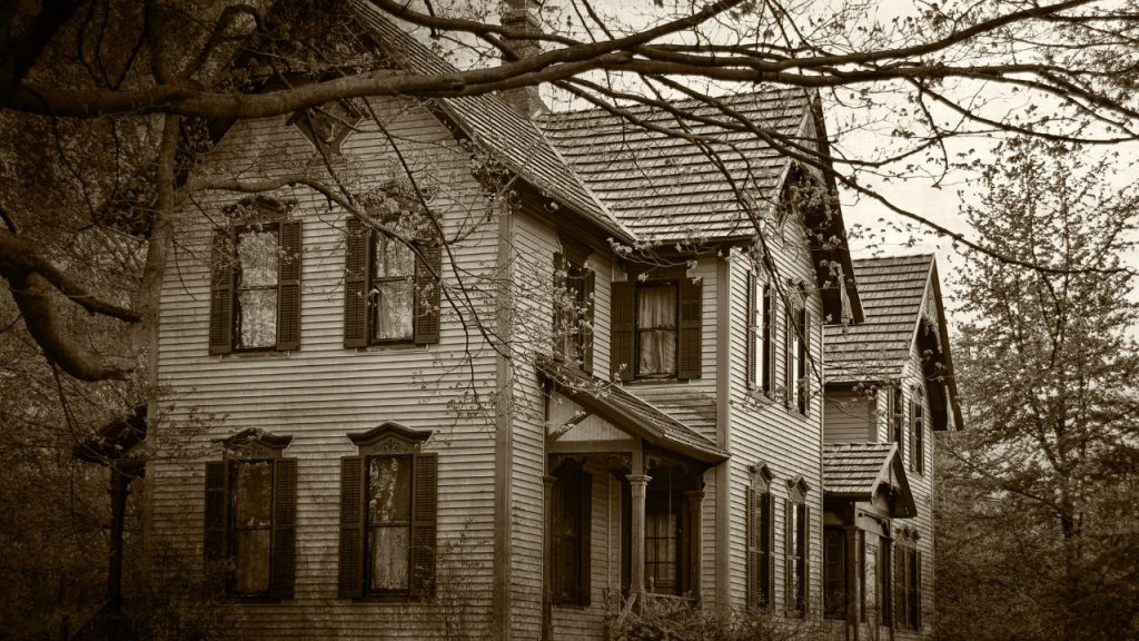 Fairy Tales Retold: Powerful Retellings From the Villain’s Perspective