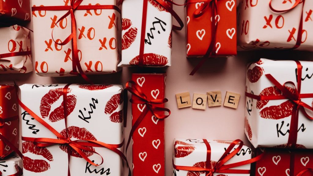 Show Your Love for Your Favorite Bookworm With These Gift Ideas