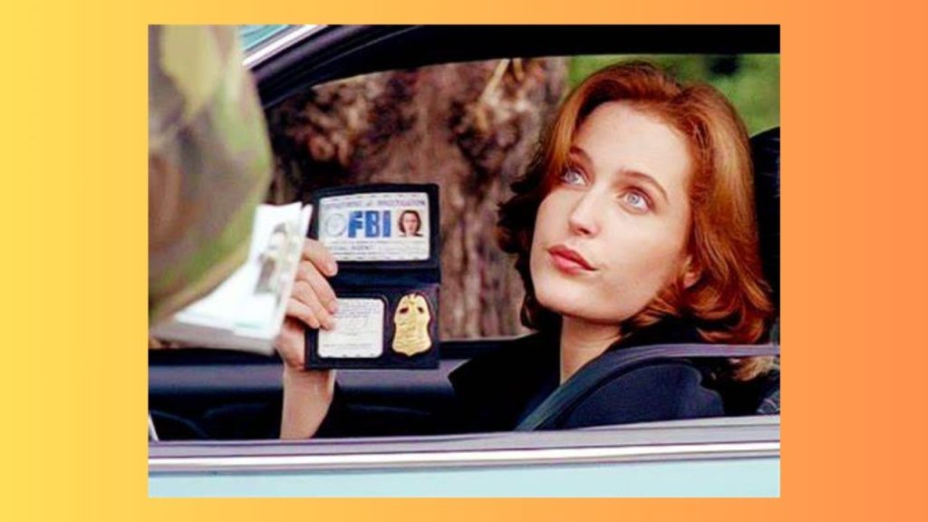 Screenshot of a scene from the show X-Files, starring Gillian Anderson as Agent Scully.